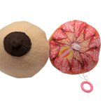 Modelo anatómico del seno en tela: herramienta educativa para salud mamaria, lactancia materna y autoexploración